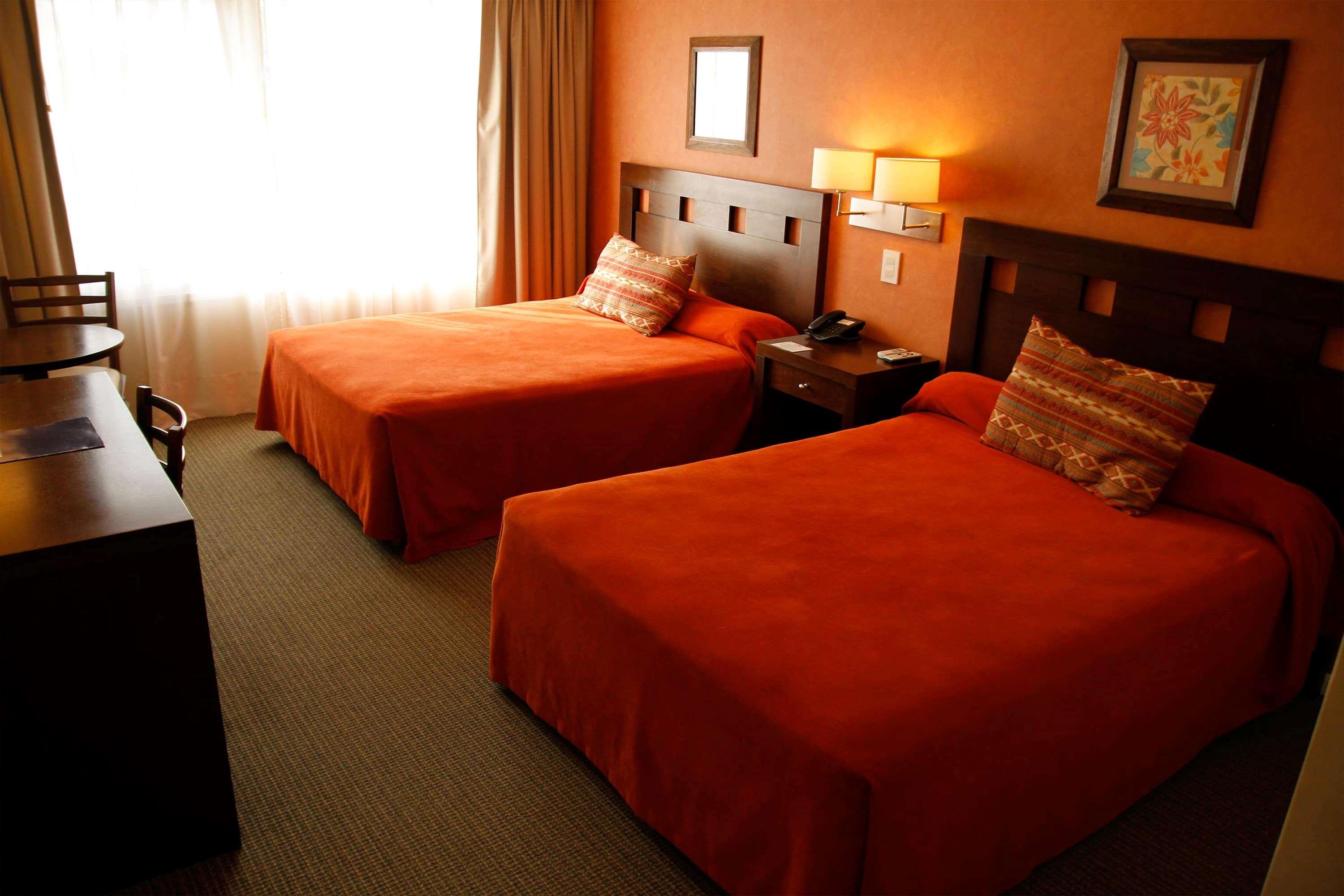 Hotel Howard Johnson Trenque Lauquen Exterior photo